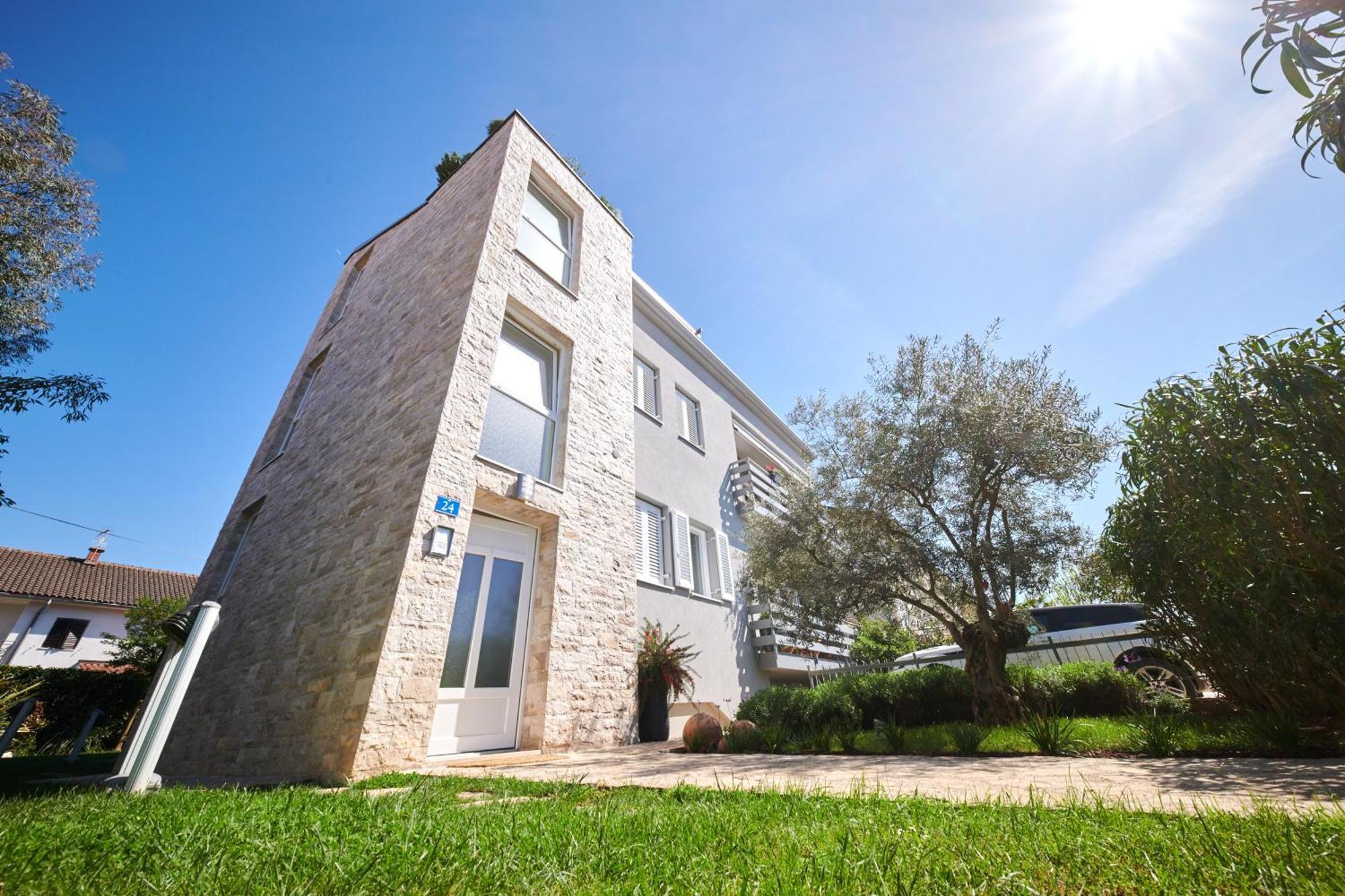 Mina'S Shine Apartman Umag Kültér fotó